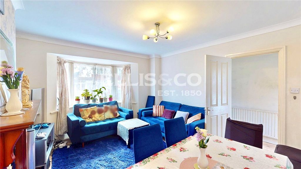 Property photo 2 of 20 Picture No. 27