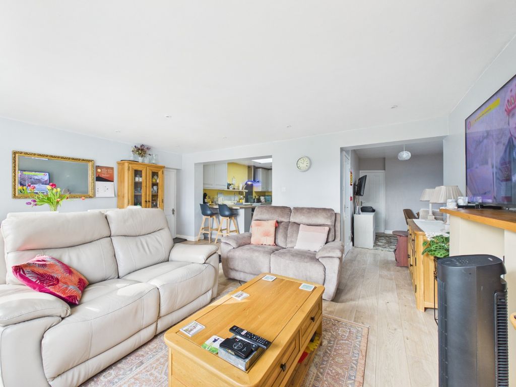 Property photo 3 of 26 4976527