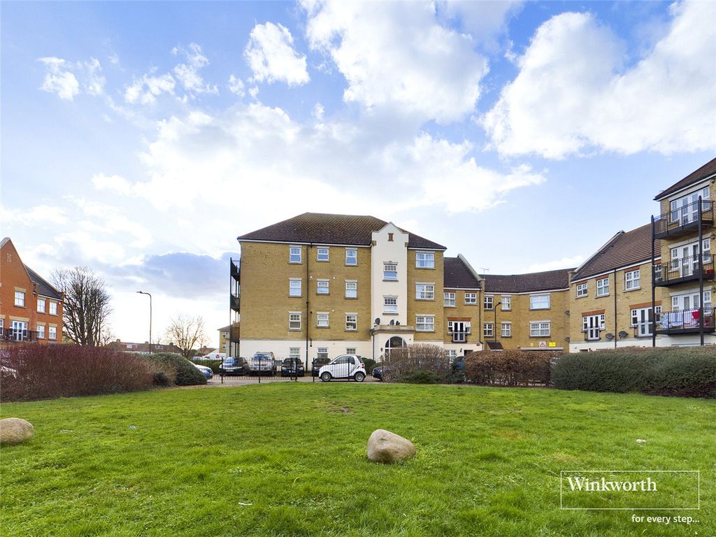 Property photo 1 of 14 Communal Gardens