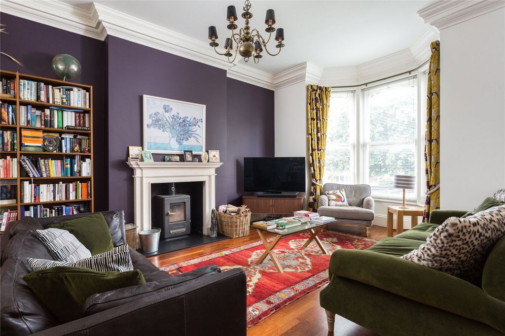 Property photo 3 of 16 Sitting Room