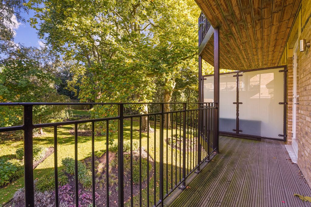 Property photo 2 of 20 Balcony