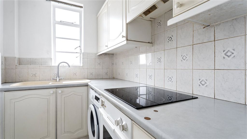 Property photo 3 of 14 Picture No. 05