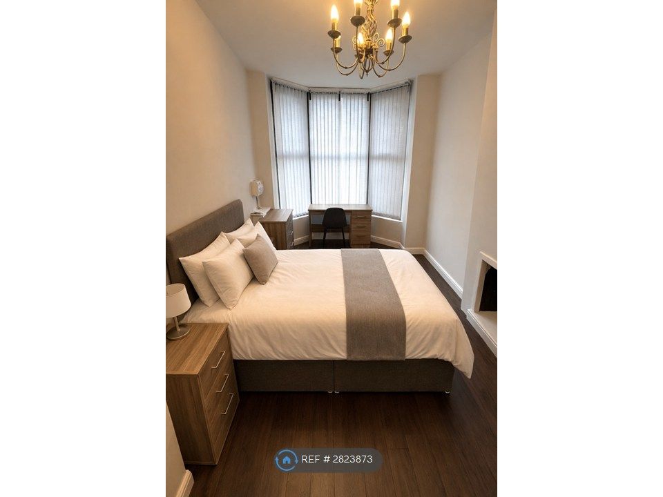 Property photo 1 of 8 Room 1