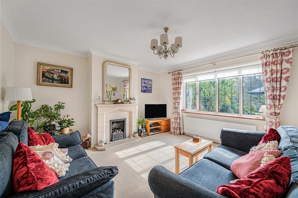 Property photo 2 of 25 Living Room