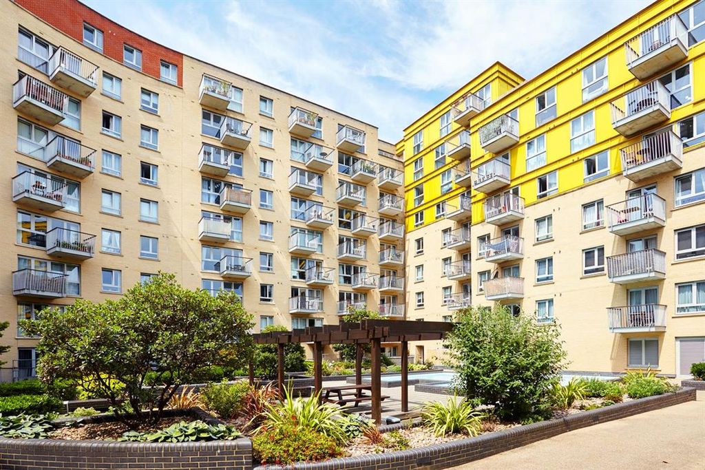 Property photo 2 of 12