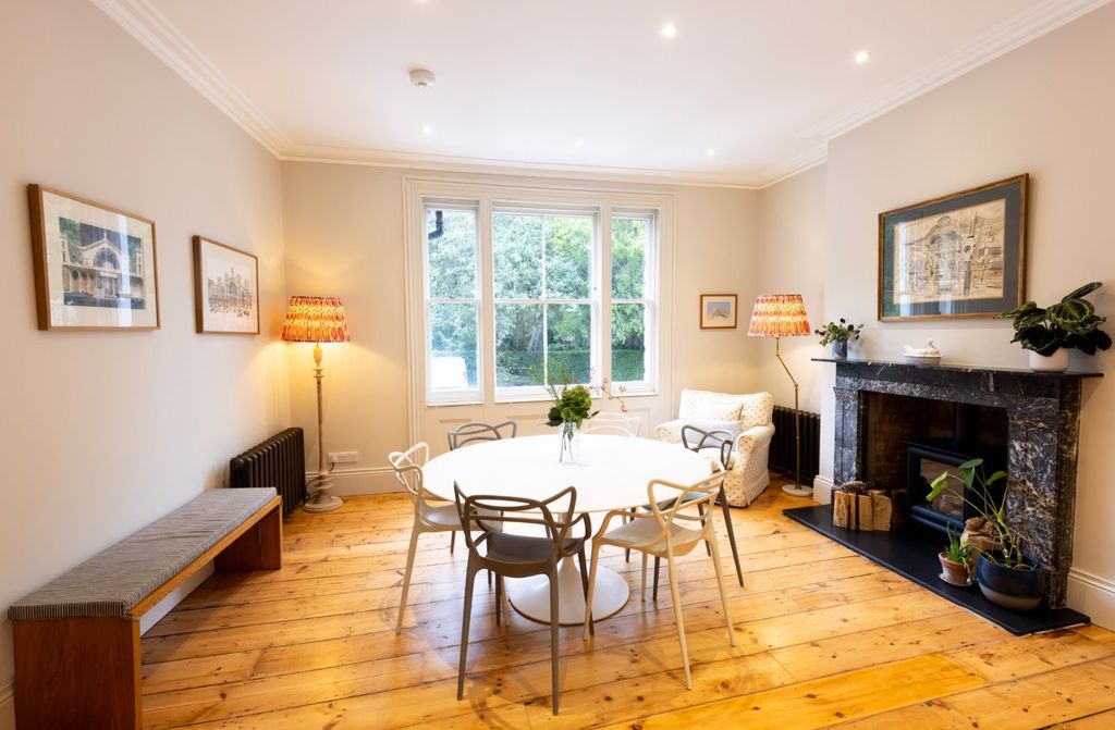 Property photo 3 of 18 Dining Room