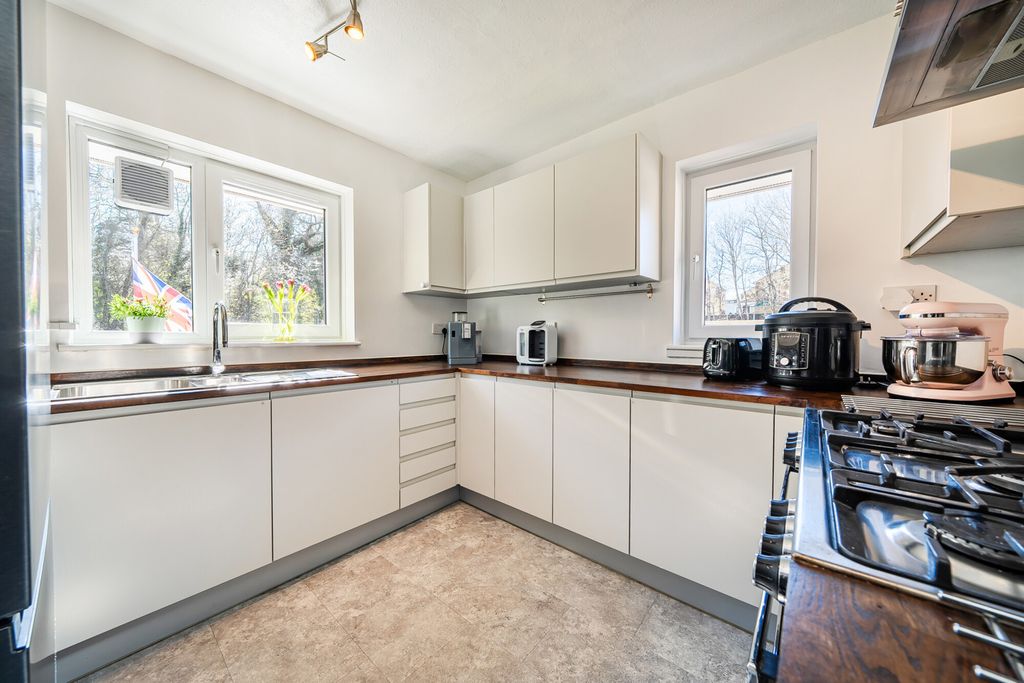 Property photo 2 of 23 1439266-16-69d51d...