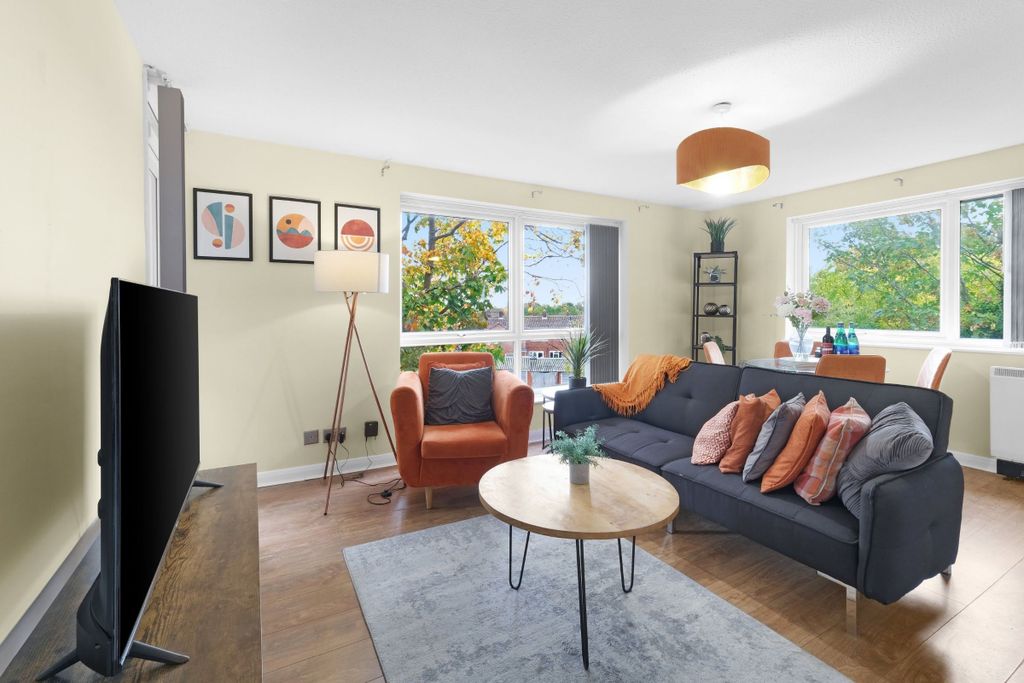 Property photo 1 of 28