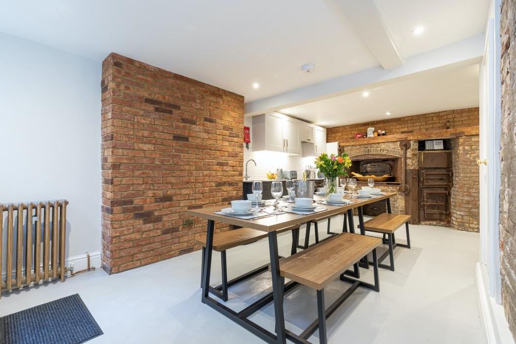 Property photo 1 of 16 Download (1).Png