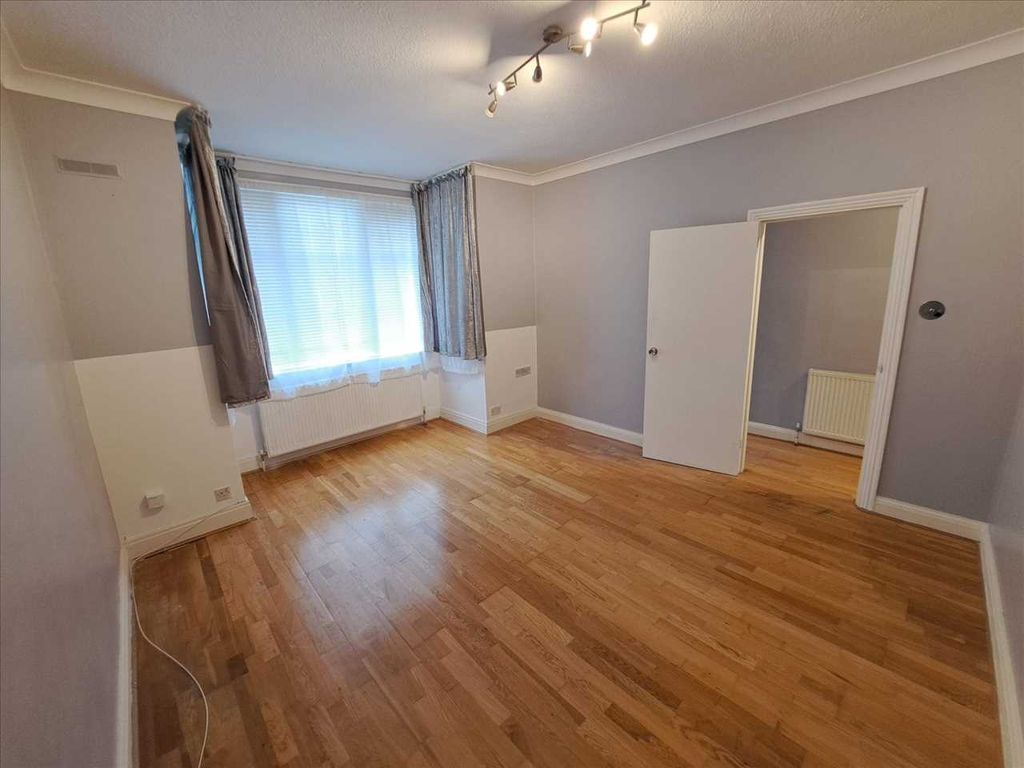 Property photo 3 of 14 Front Reception Room