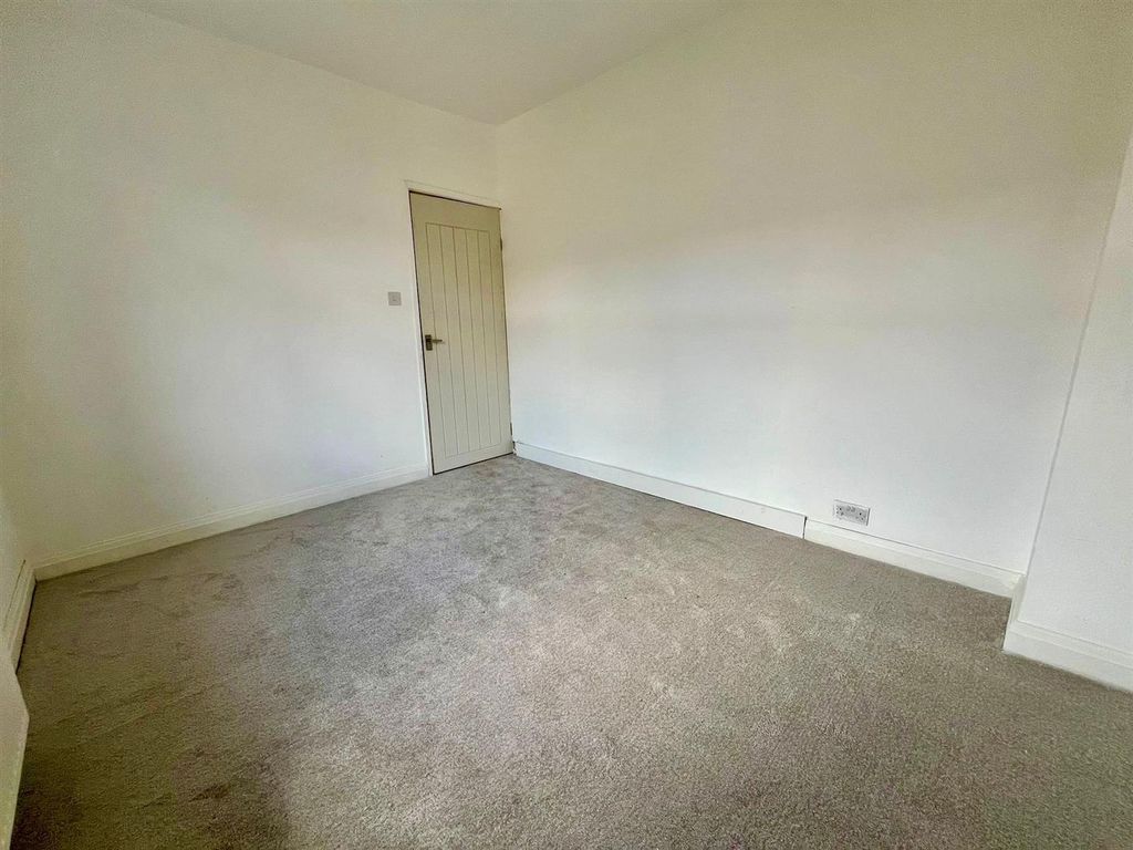 Property photo 3 of 13 12Cfba94-A6cd-4670-995d-6Eae4Fce1379.Jpg