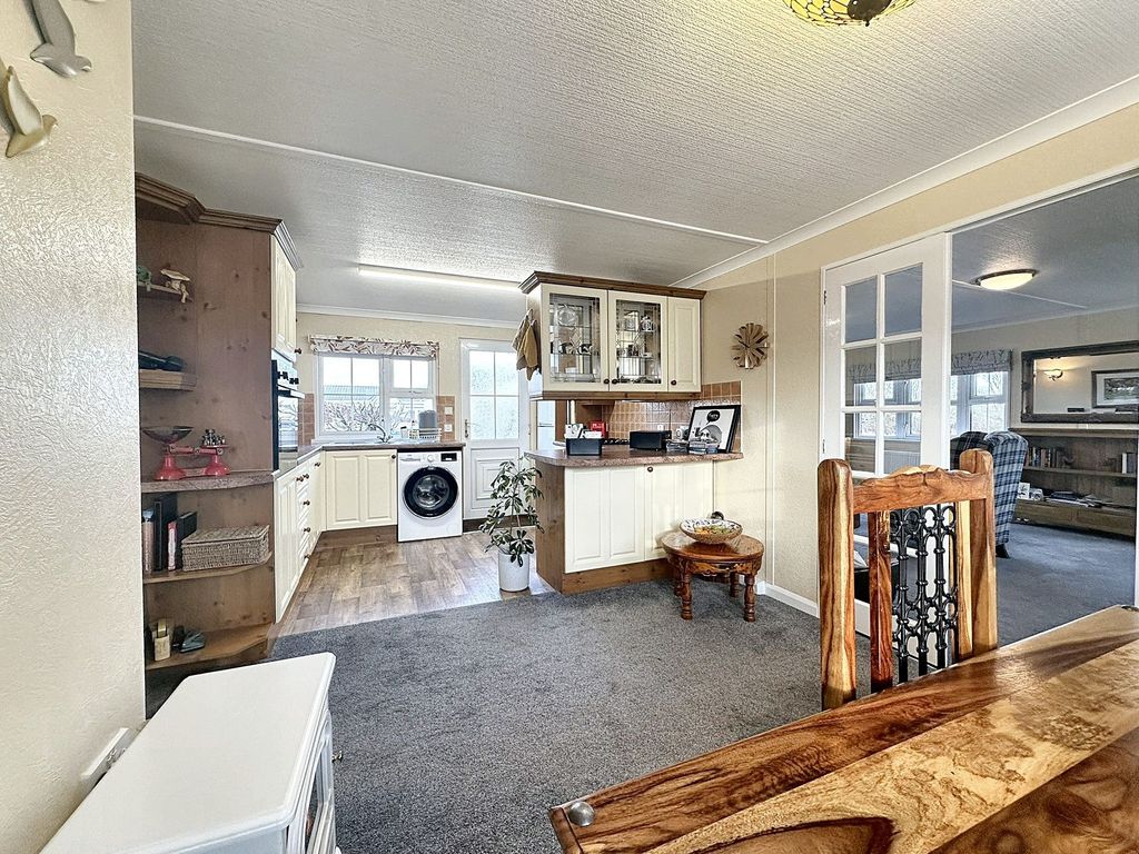 Property photo 3 of 9 Kitchen/Diner