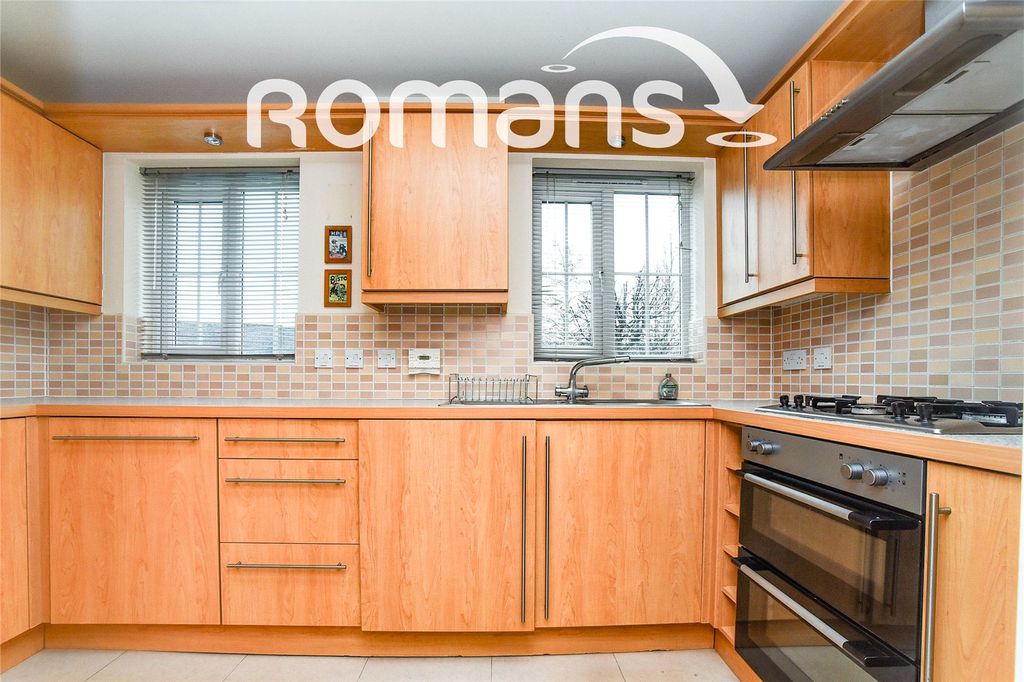 Property photo 2 of 10 Kitchen