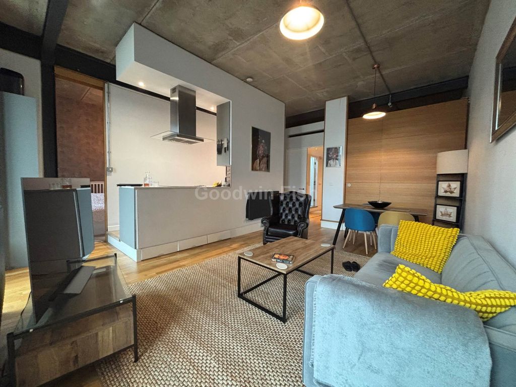 Property photo 2 of 18