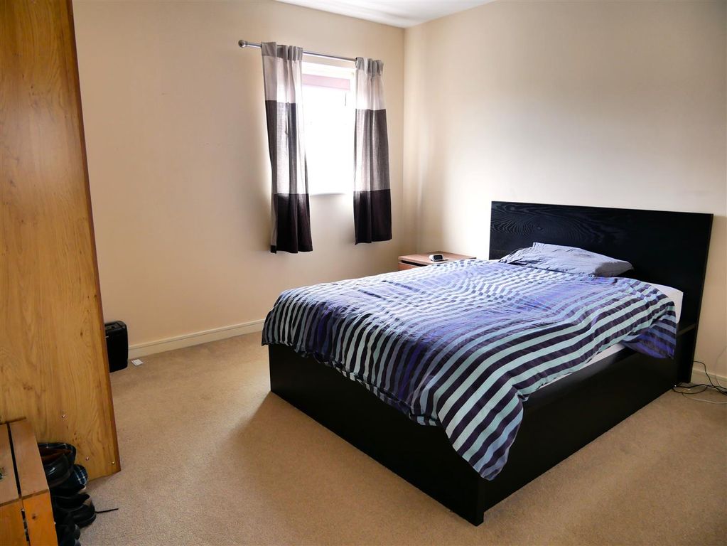 Property photo 3 of 16 Principal Bedroom