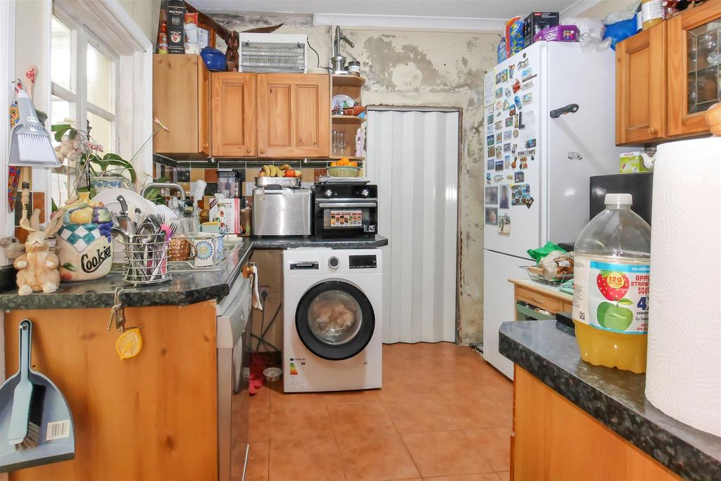 Property photo 3 of 11 P1090025.Jpg