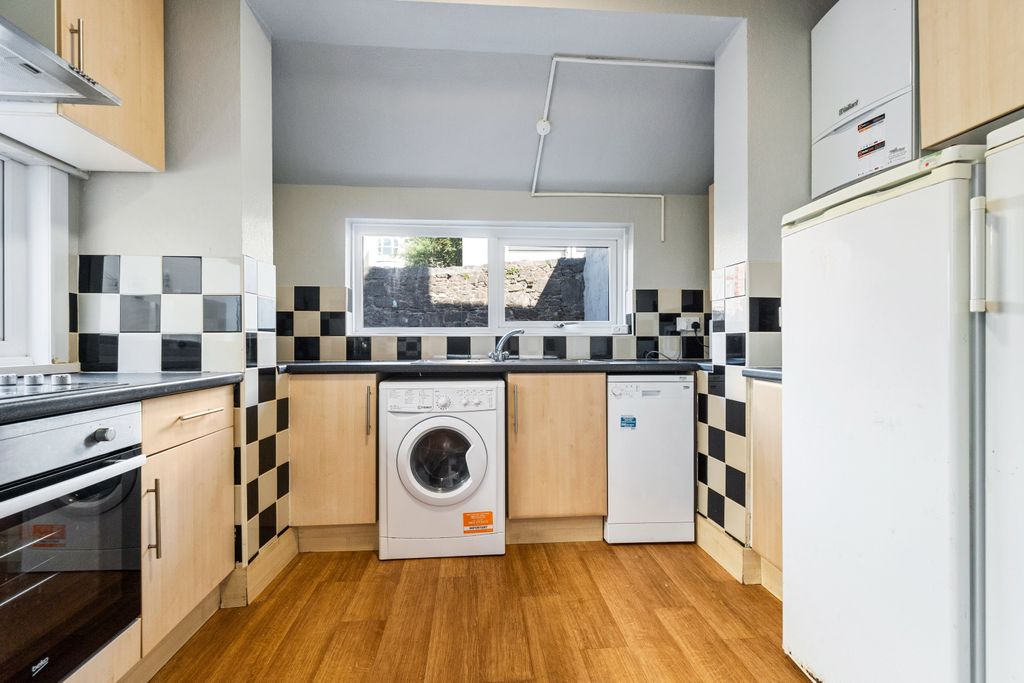 Property photo 3 of 6 0006