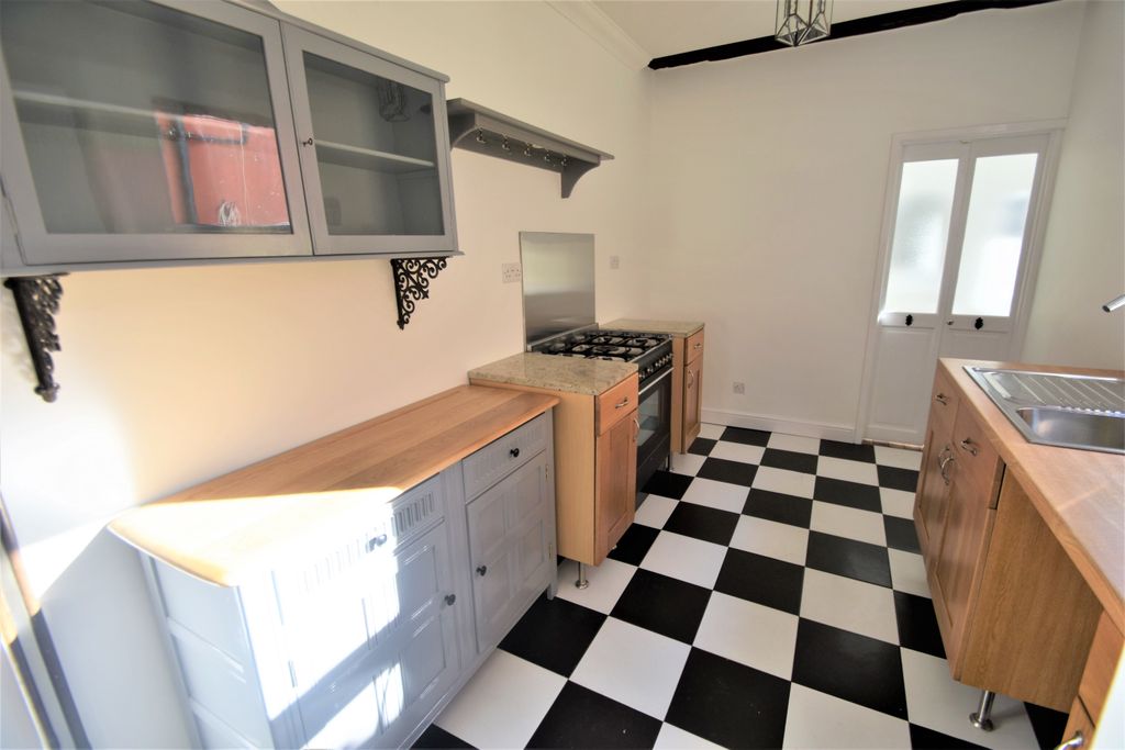 Property photo 3 of 11 Photo 03