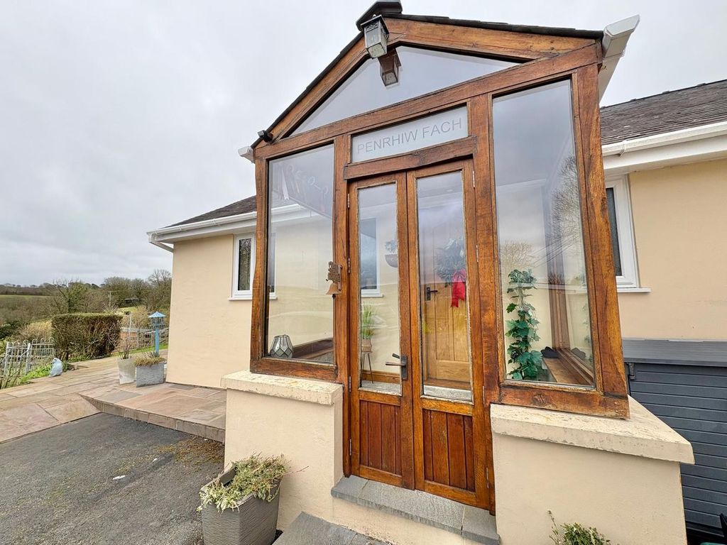 Property photo 3 of 54