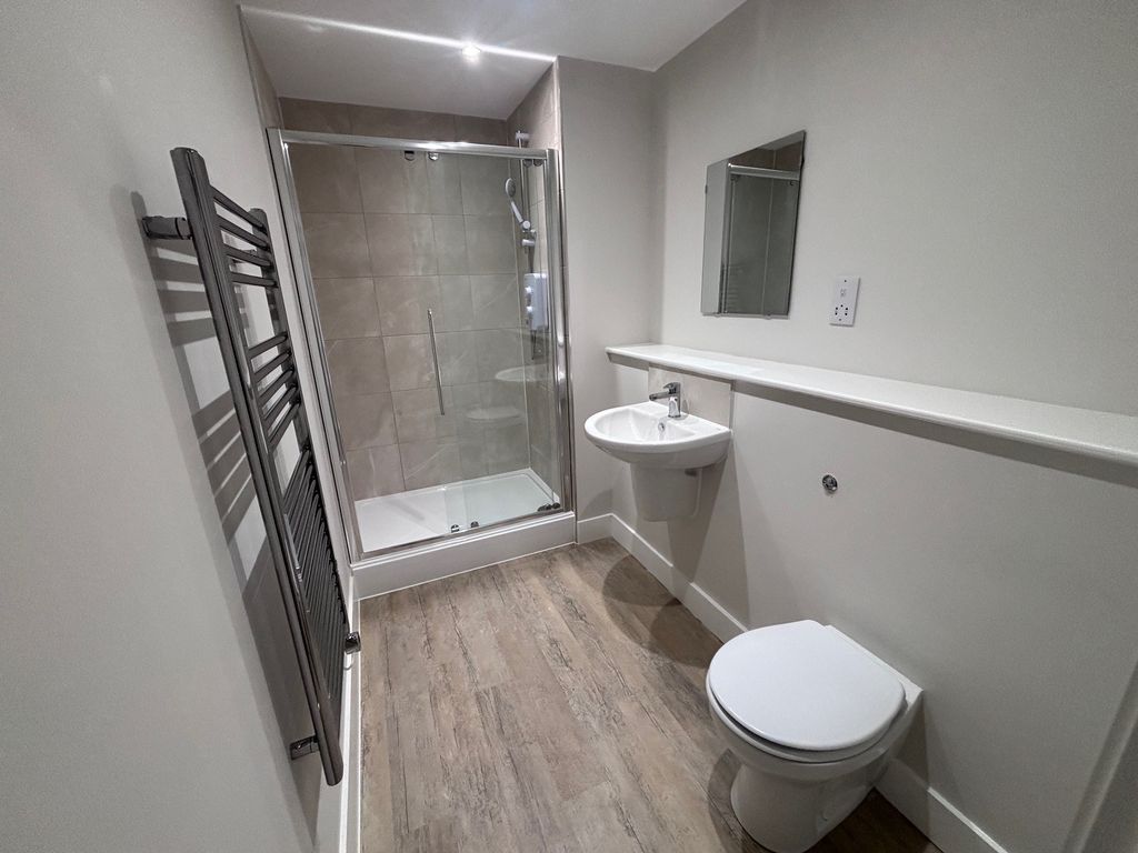 Property photo 2 of 4 Bathroom