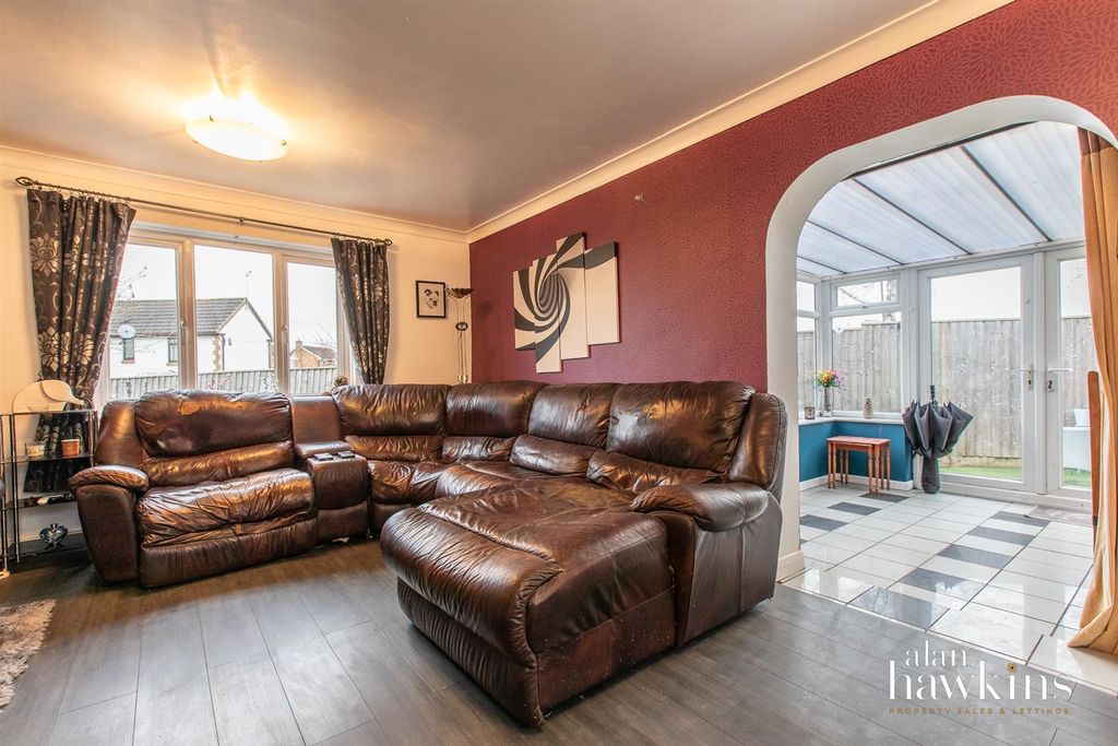 Property photo 3 of 16 3472-101.Jpg