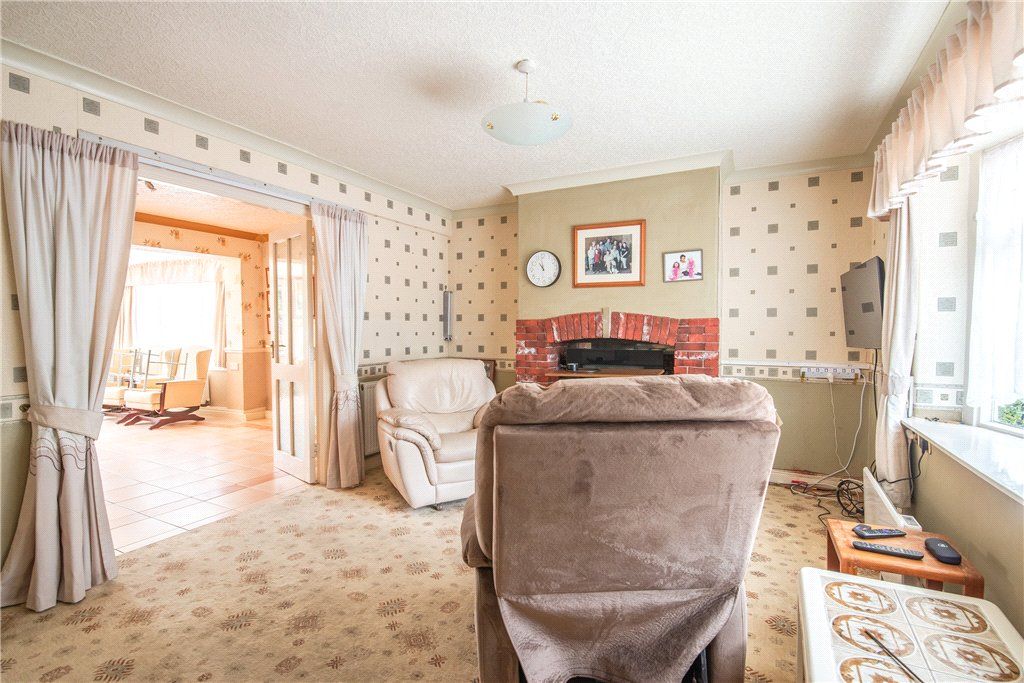 Property photo 3 of 18 Hirst Wood Crescent