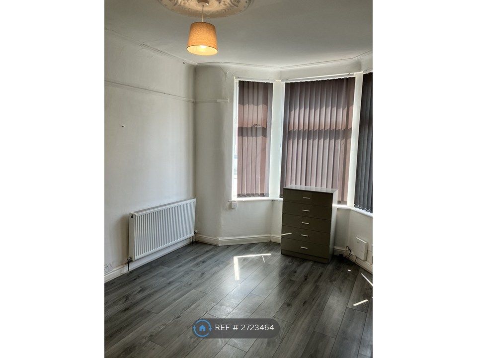 Property photo 3 of 12