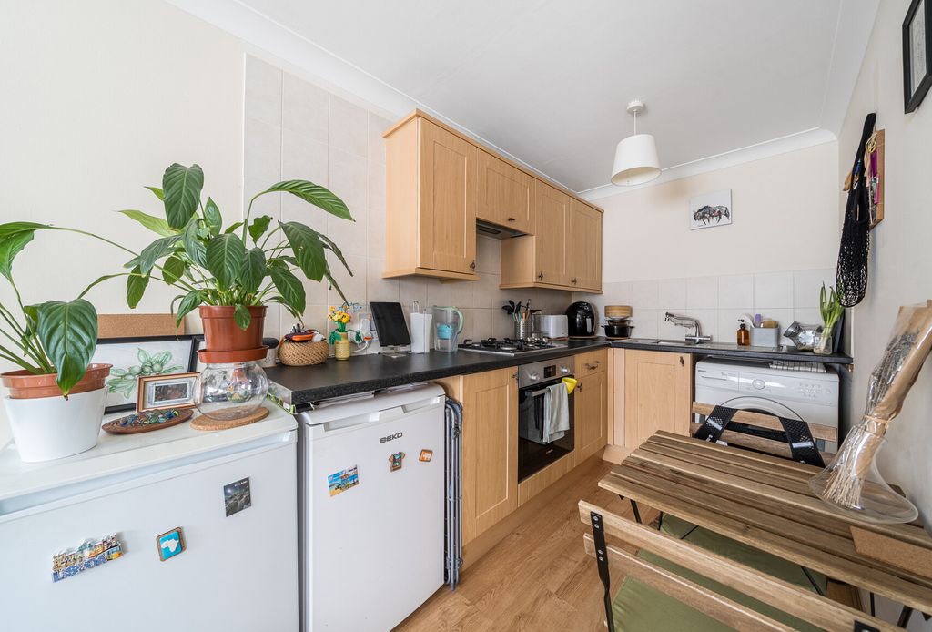Property photo 3 of 10 1458228-2-6A10427...