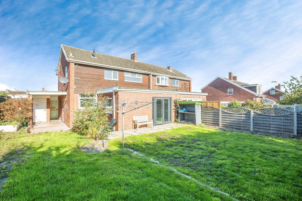 Property photo 2 of 15 F77F2659-Mw-8704