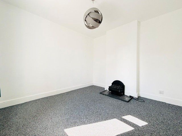 Property photo 3 of 8 Dining