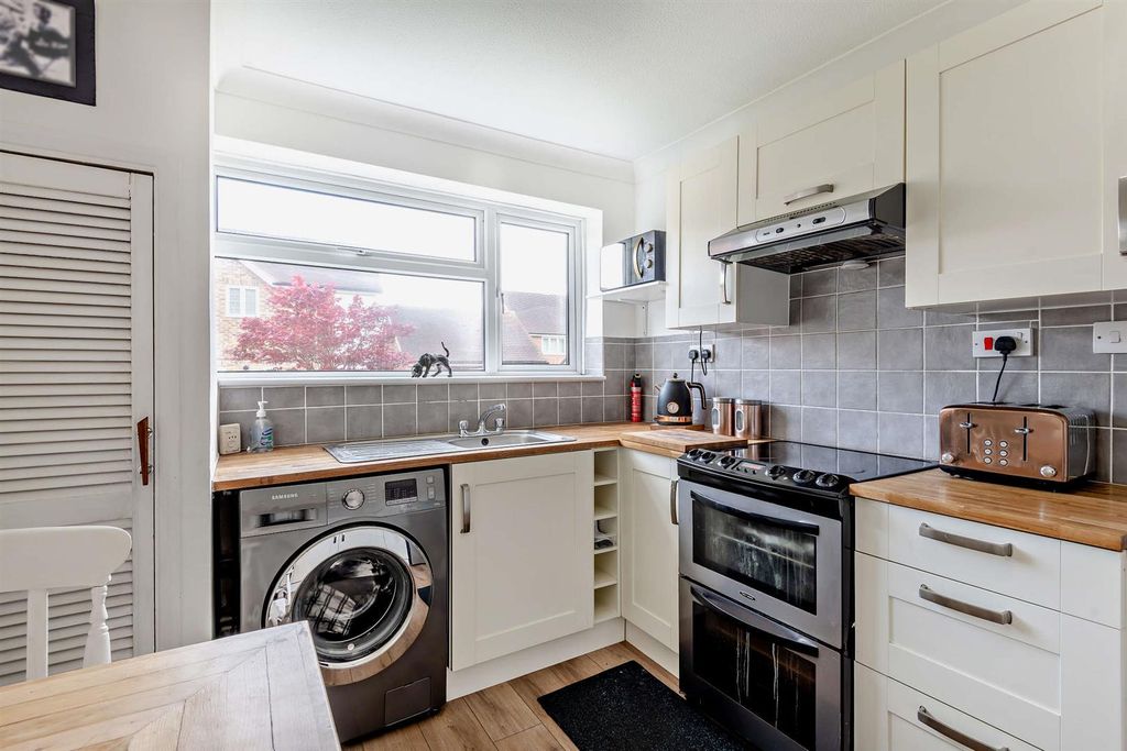 Additional image 5 of 2 bed maisonette for saleQueens Avenue, Maidstone ME16