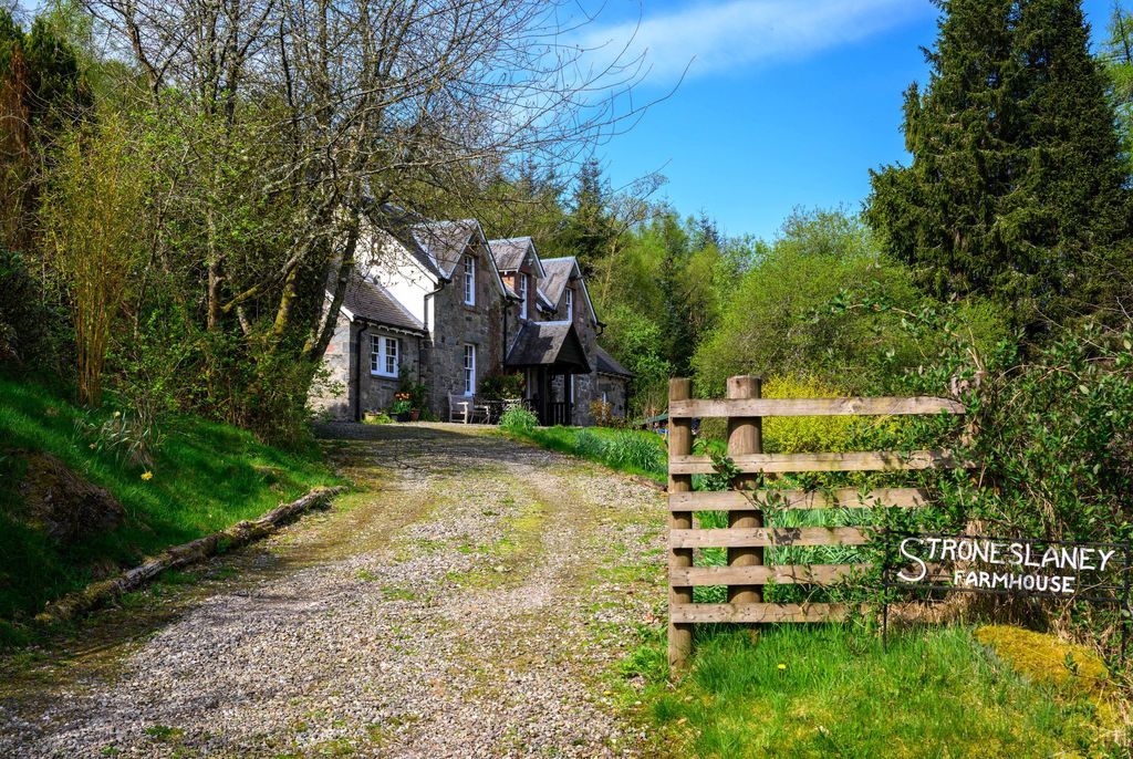 Property photo 2 of 33