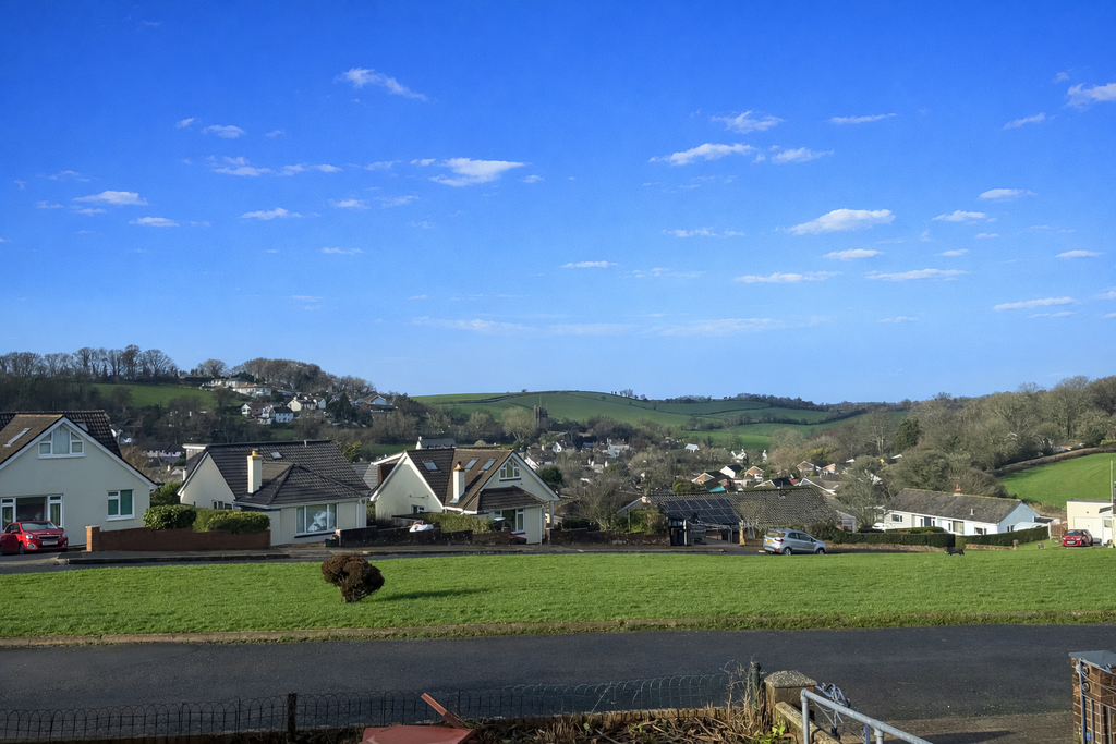 Property photo 2 of 12 B93B159F-Dd58-415B-B0c2-412Fea3856A3 Use Me