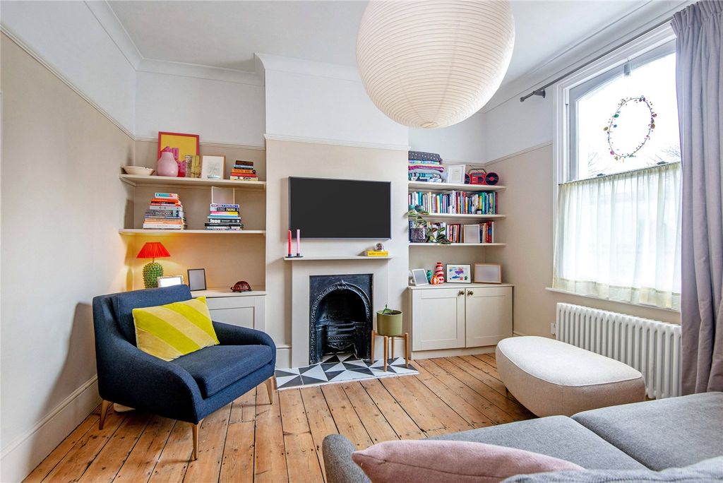 Property photo 3 of 12 Reception