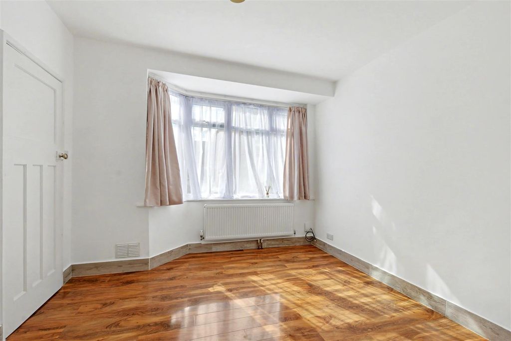 Property photo 2 of 8 Lounge_2.Jpeg