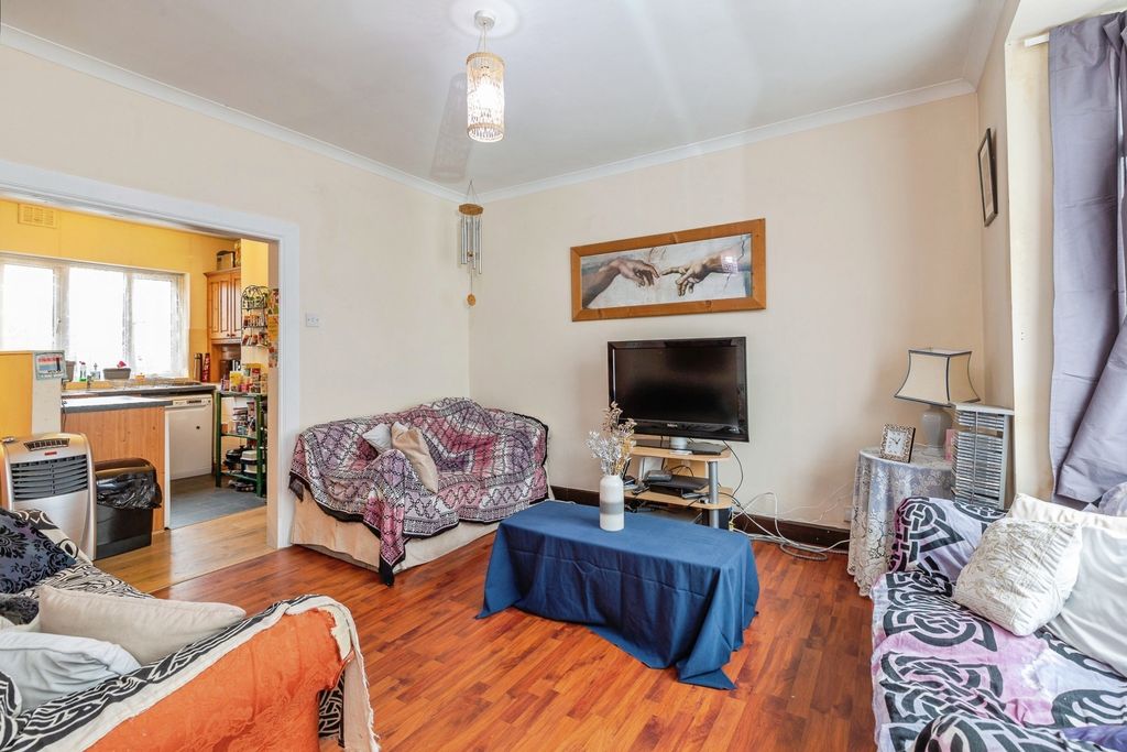 Property photo 2 of 16 Pbox-Img.Jpg