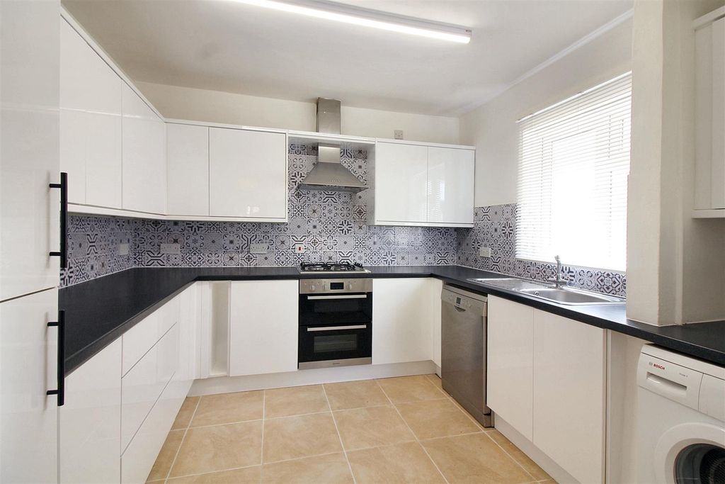 Property photo 2 of 18 9.Jpg