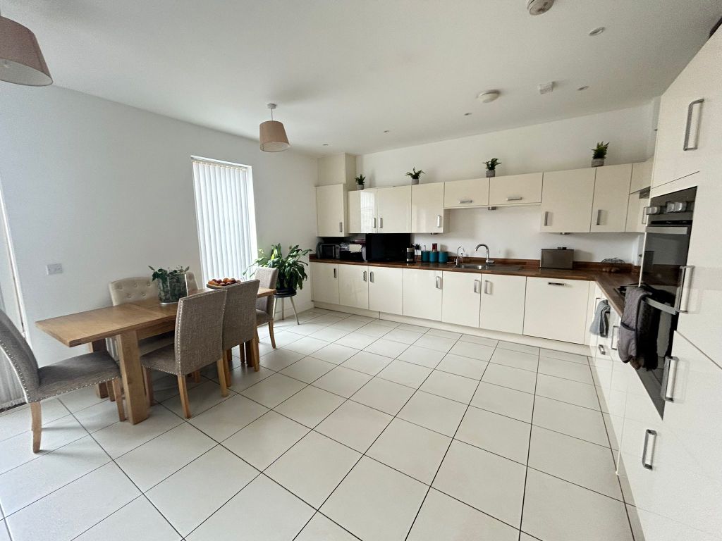 Property photo 3 of 18 Image