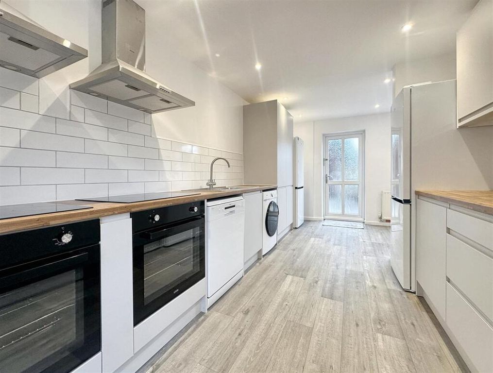 Property photo 2 of 9 Image