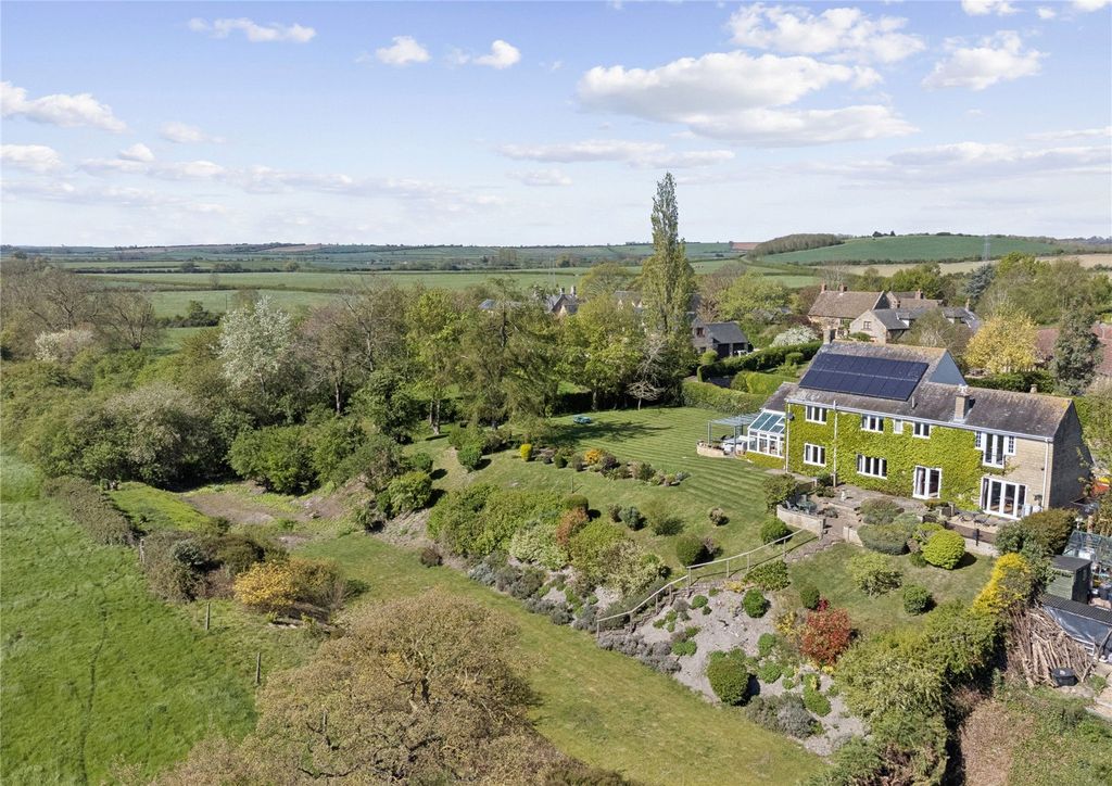 Property photo 1 of 25 House &amp; Gardens