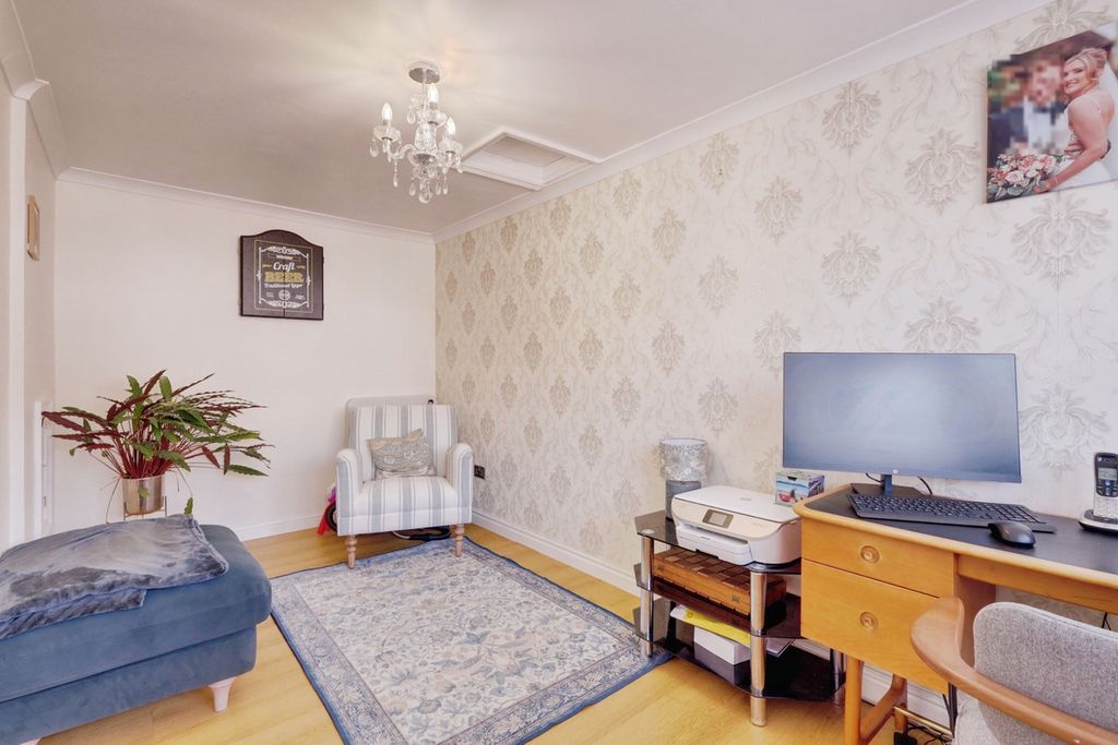 Property photo 2 of 21