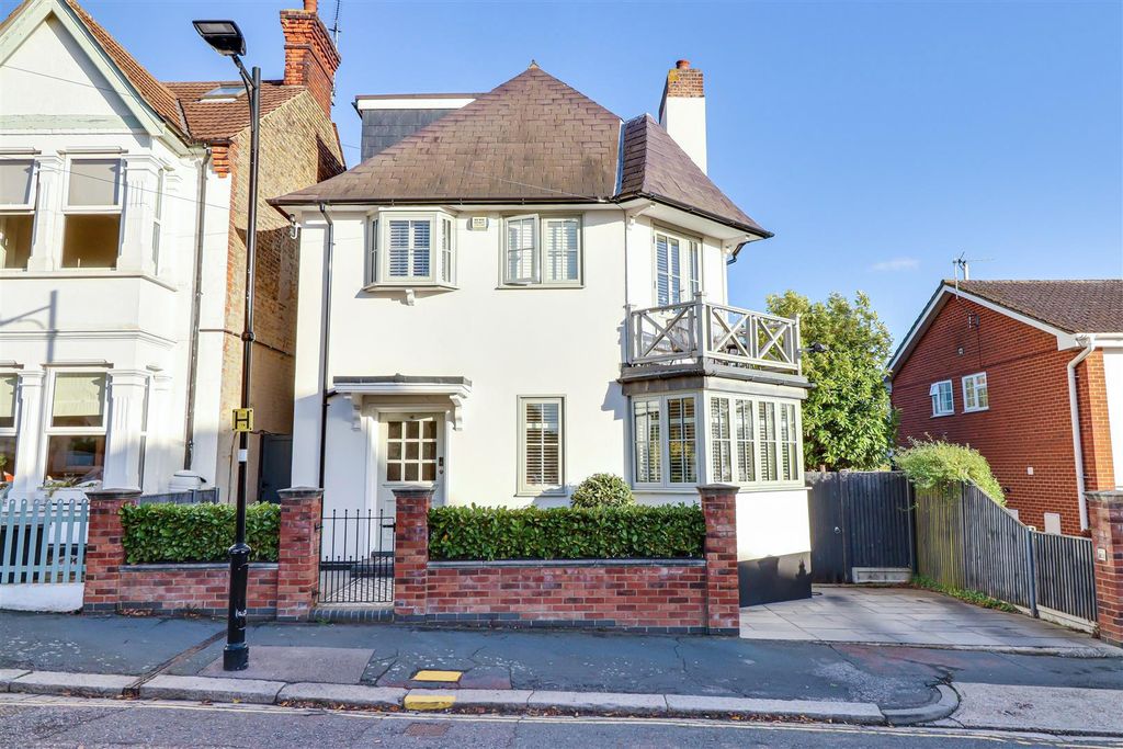 Property photo 1 of 39