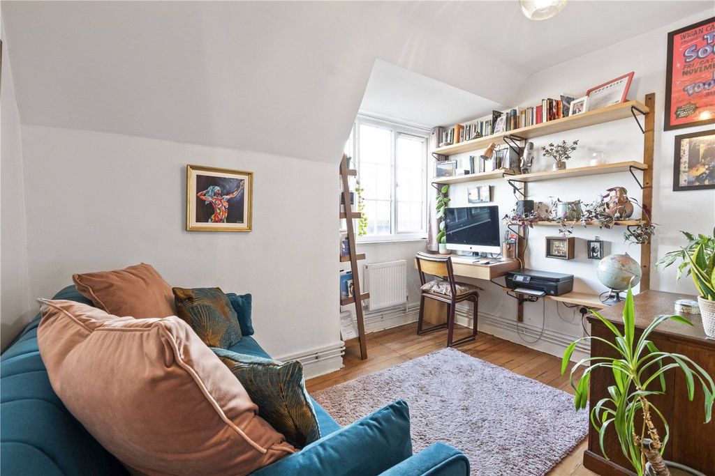 Property photo 2 of 9 Reception