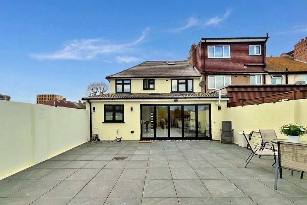 Additional image 7 of 4 bed terraced house for saleBurwell Avenue, Greenford UB6