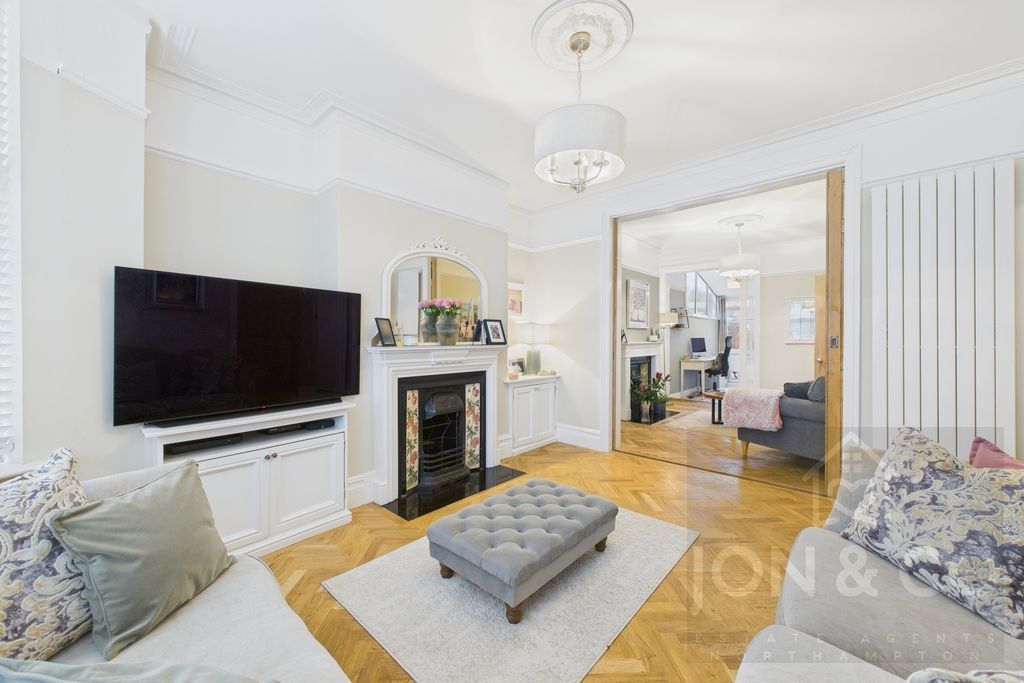 Property photo 3 of 23