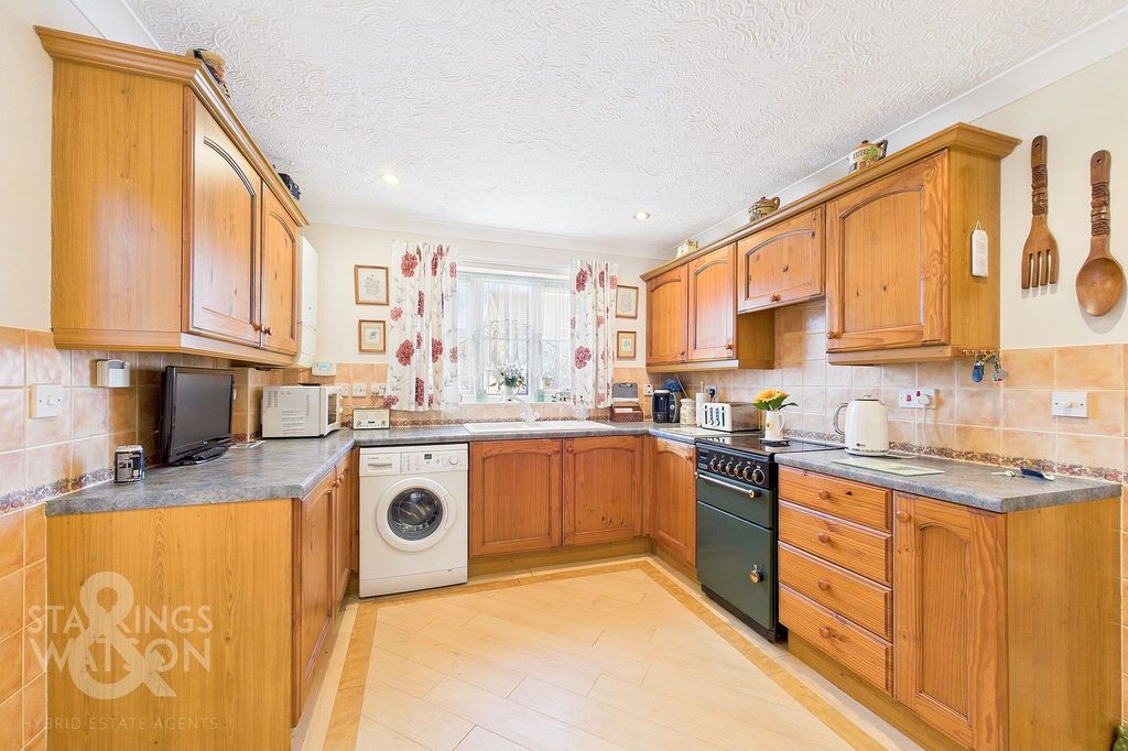Property photo 3 of 21