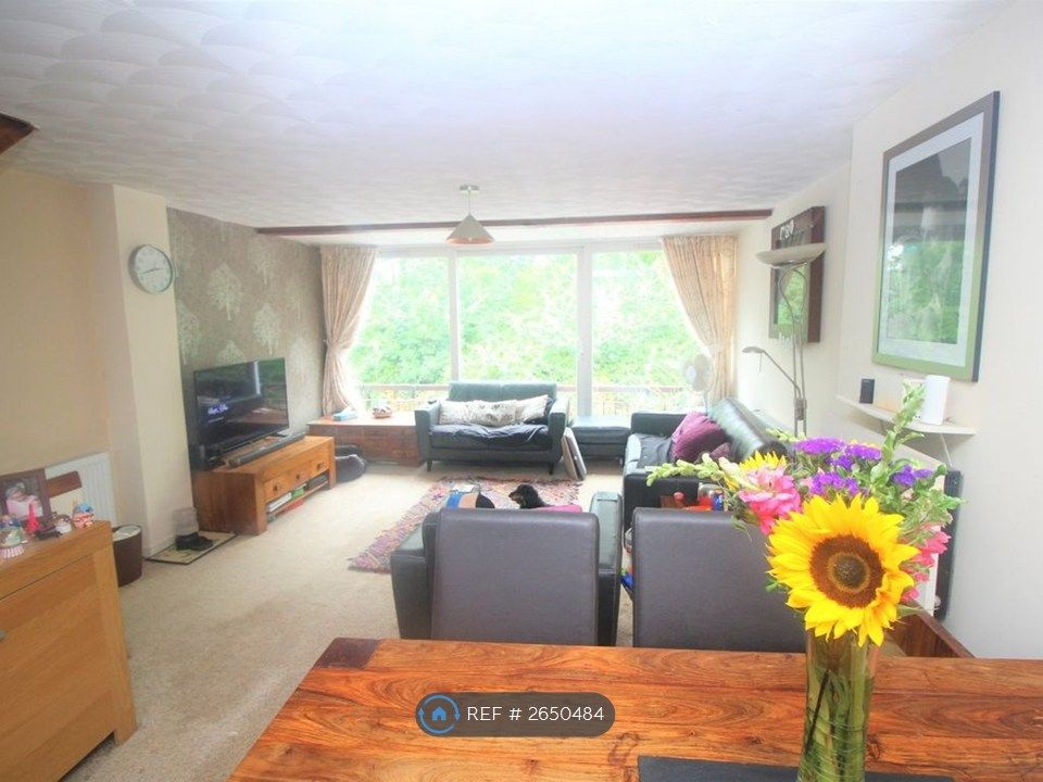 Property photo 1 of 10 Lounge