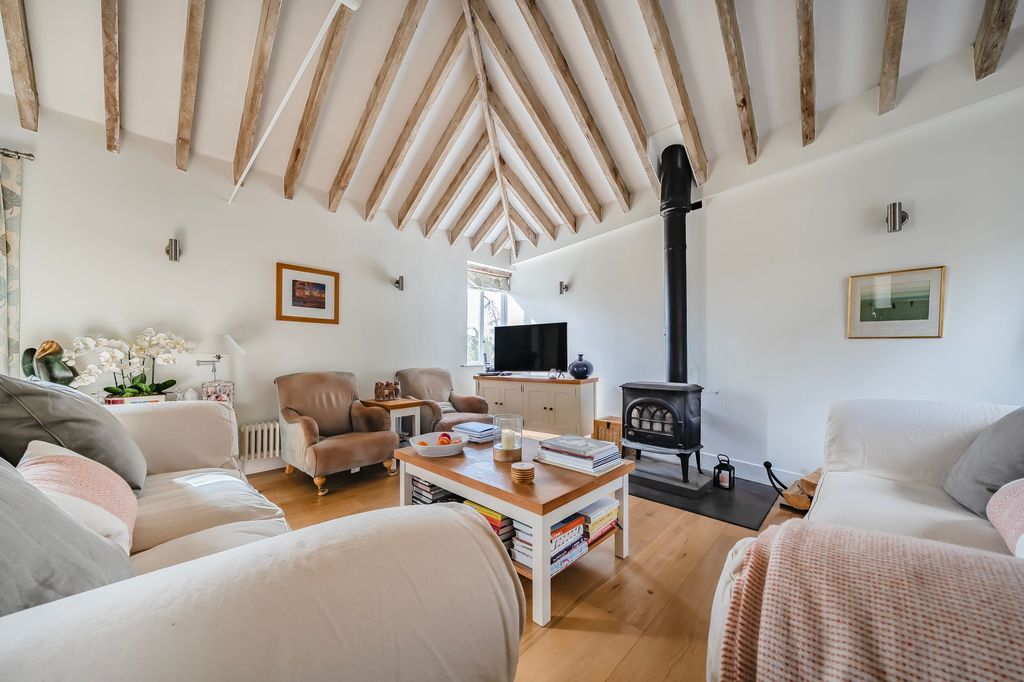 Property photo 3 of 21 Living Room/ Dining Room