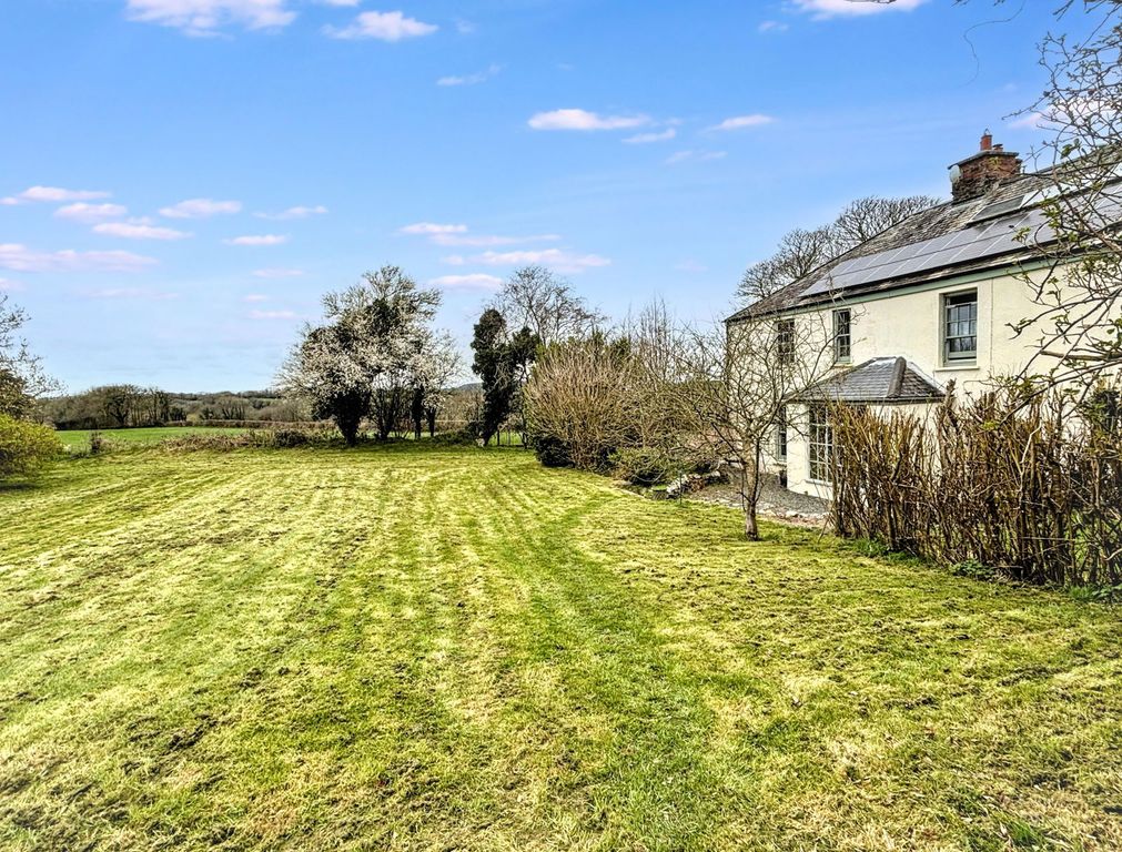 Property photo 3 of 39