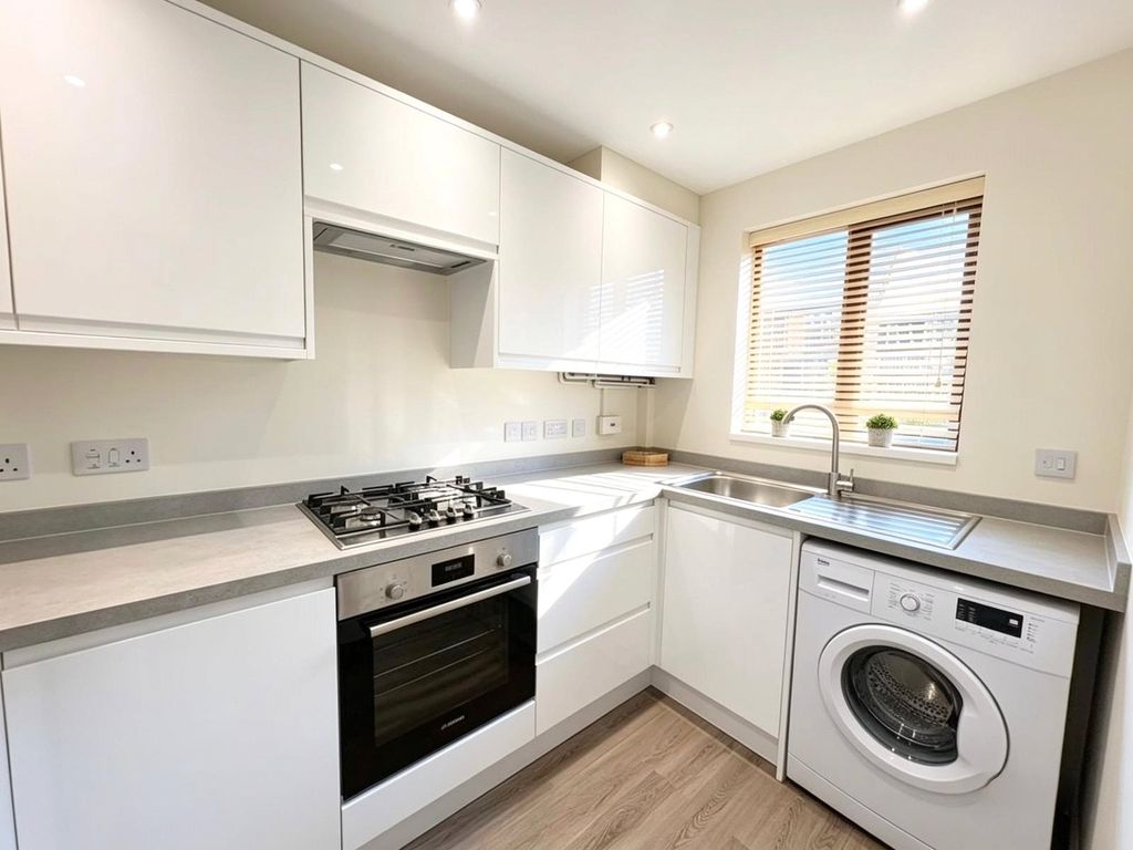 Property photo 2 of 11 Picture No. 18